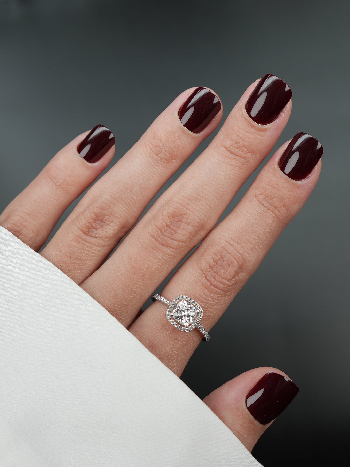 Black Cherry – سواد الأنوثة